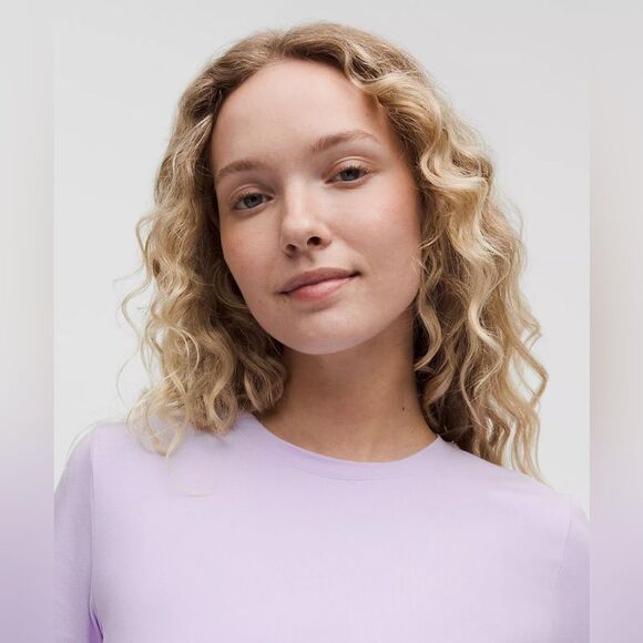 NWT Sz 12 LOVE CREW Curved-Hem Crewneck T-Shirt - Lavender Frost LFRS Lululemon - Picture 4 of 10